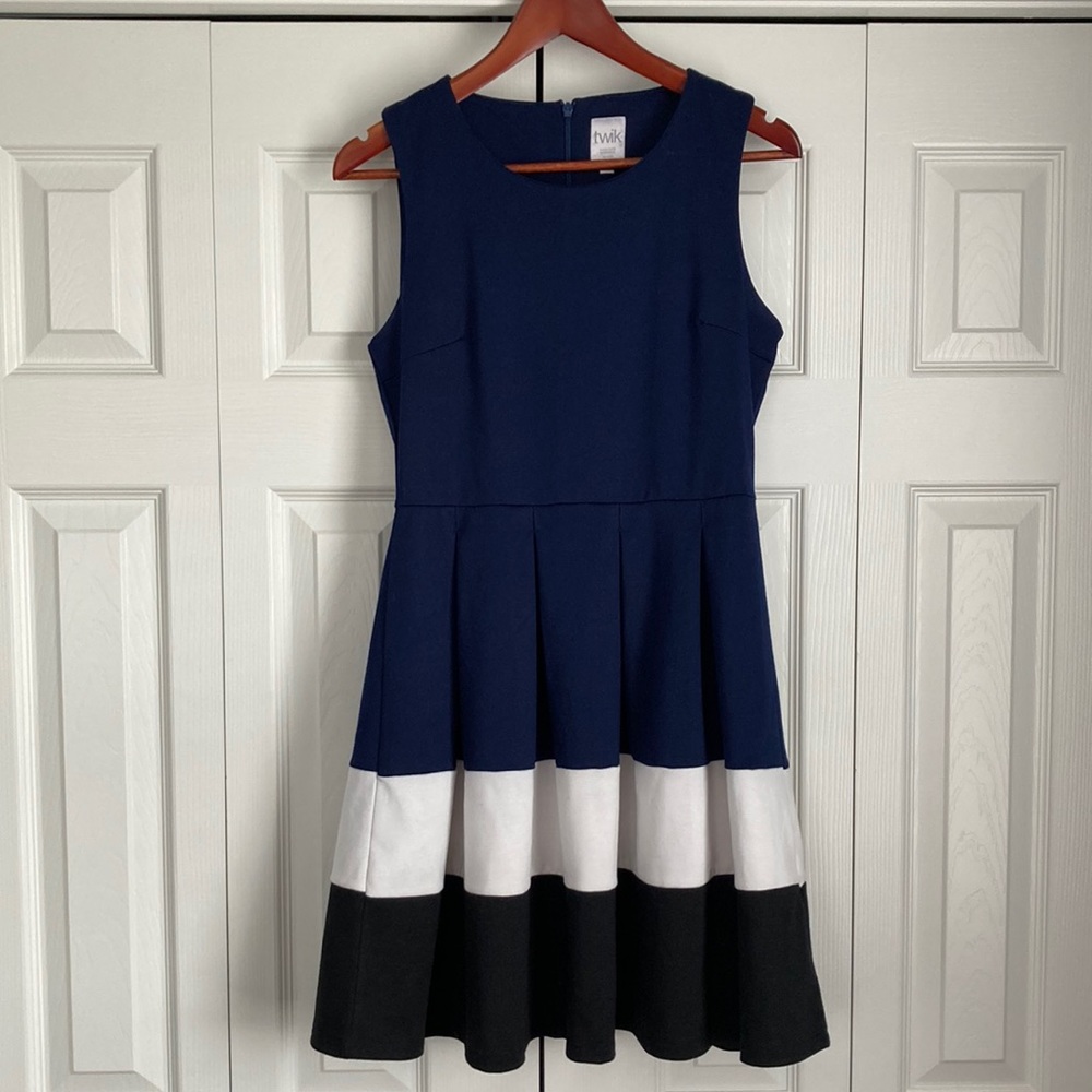 twik navy colour block dress